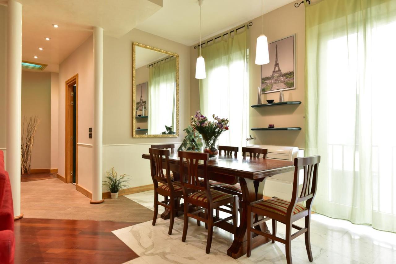 Elegant & Cozy Apartment In The Heart Of Rome Roma Exterior foto