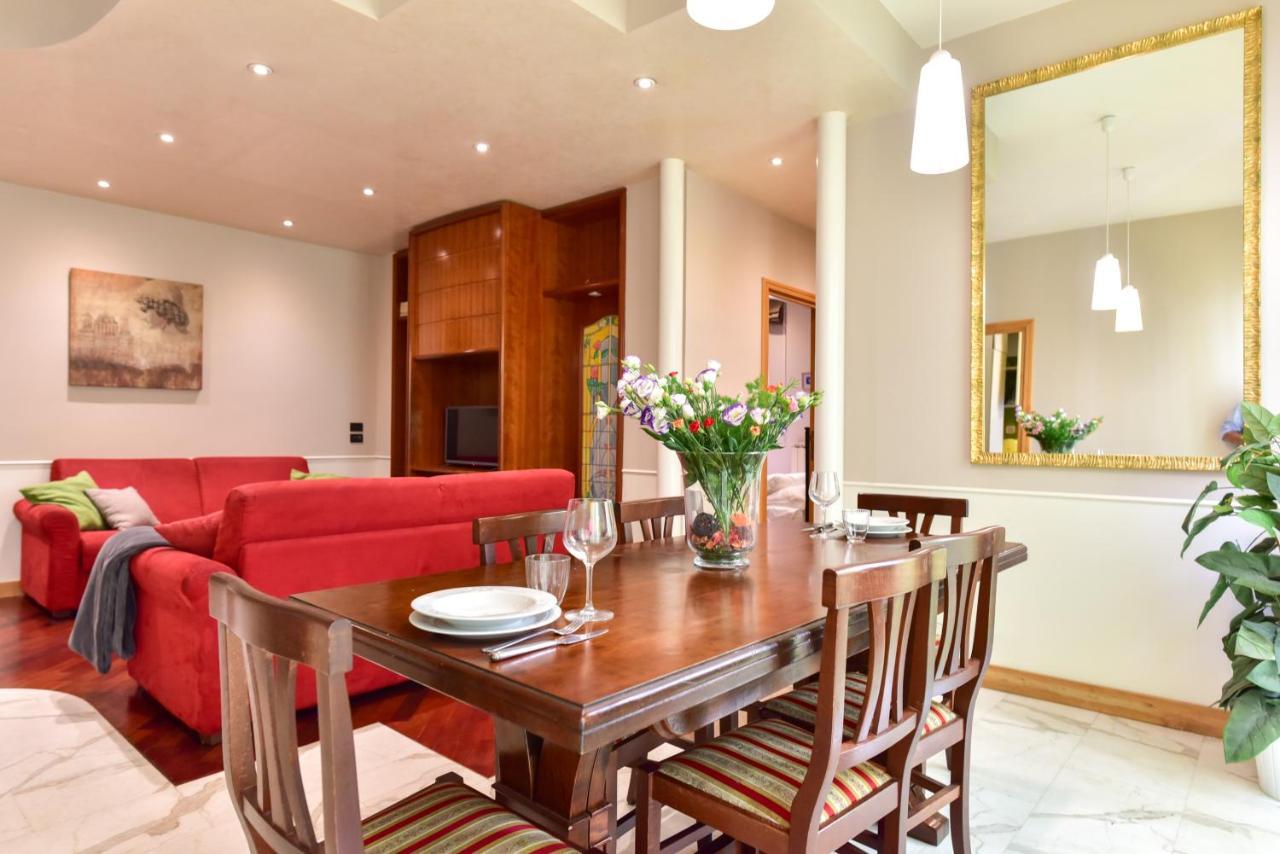 Elegant & Cozy Apartment In The Heart Of Rome Roma Exterior foto
