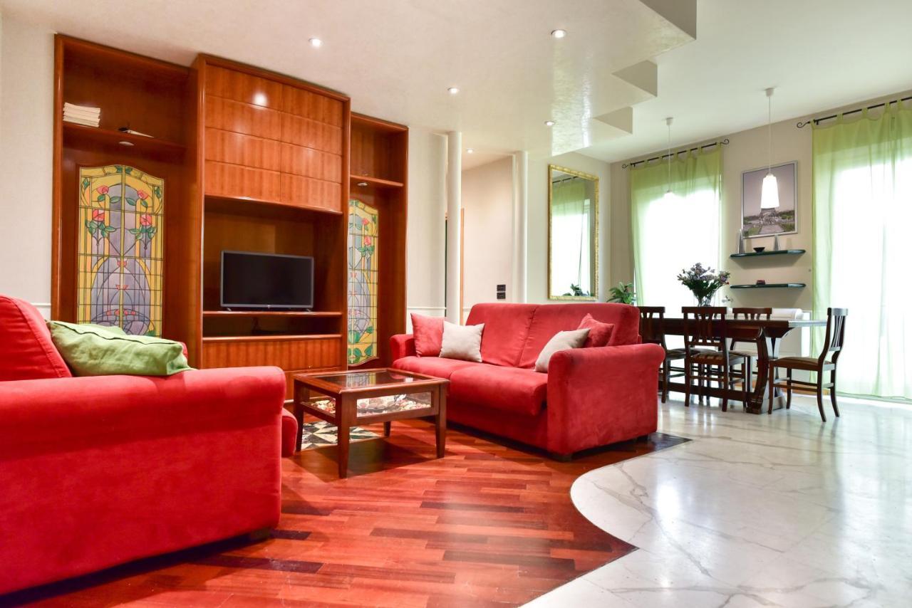 Elegant & Cozy Apartment In The Heart Of Rome Roma Exterior foto